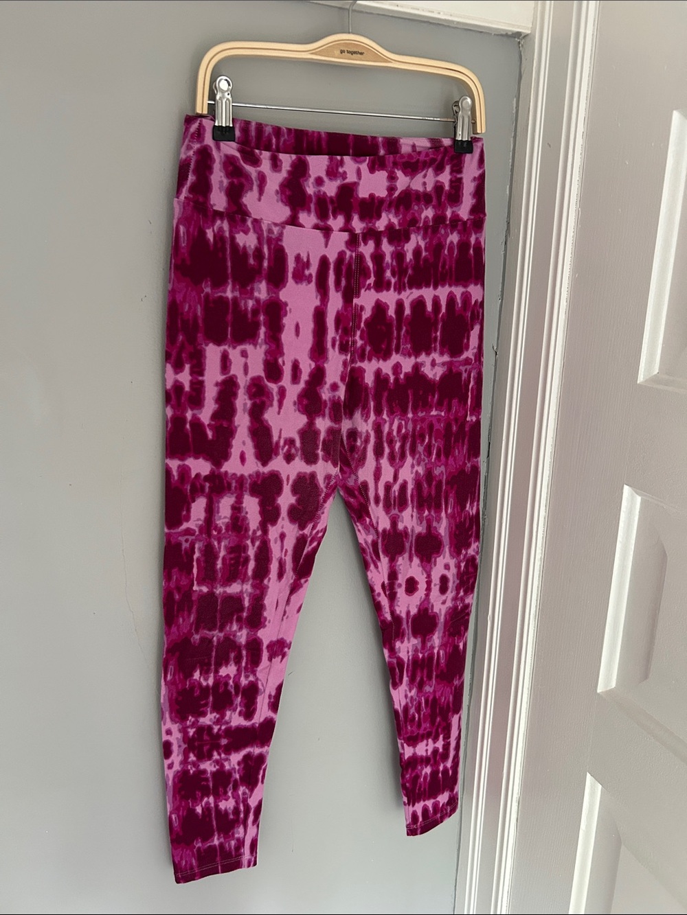 LuLaRoe Pink & Magenta Tie-Dye Leggings